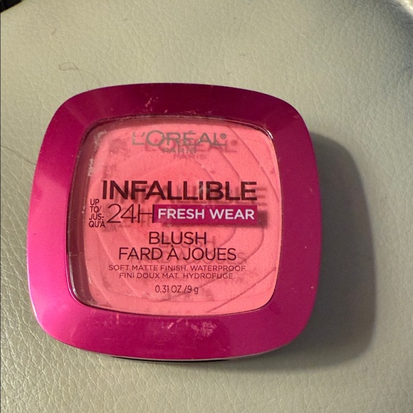 L'Oreal Infallible Fresh Wear Blush - 10 Confident Pink - Picture 1 of 4